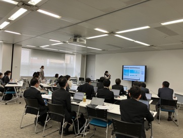 女性管理職育成　社長や取締役との座談会